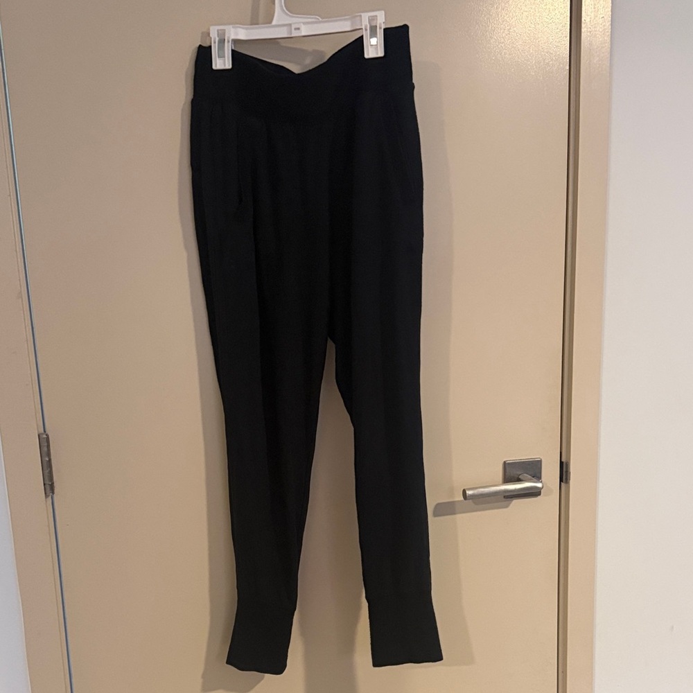 💜5 for $25 Athleta Black jogger  Pants